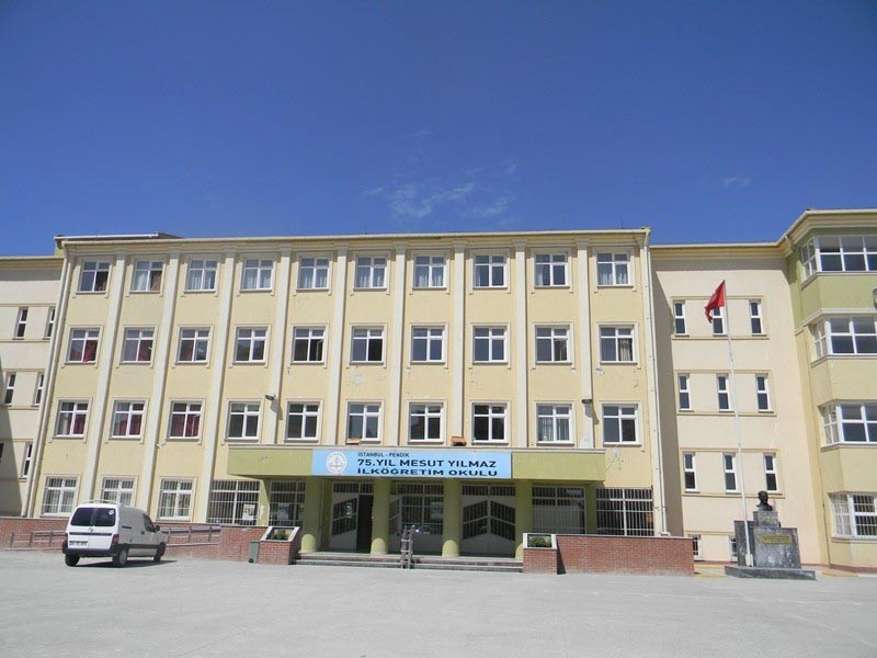 75.yıl Mesut Yılmaz İlkokulu kampüs fotoğrafı