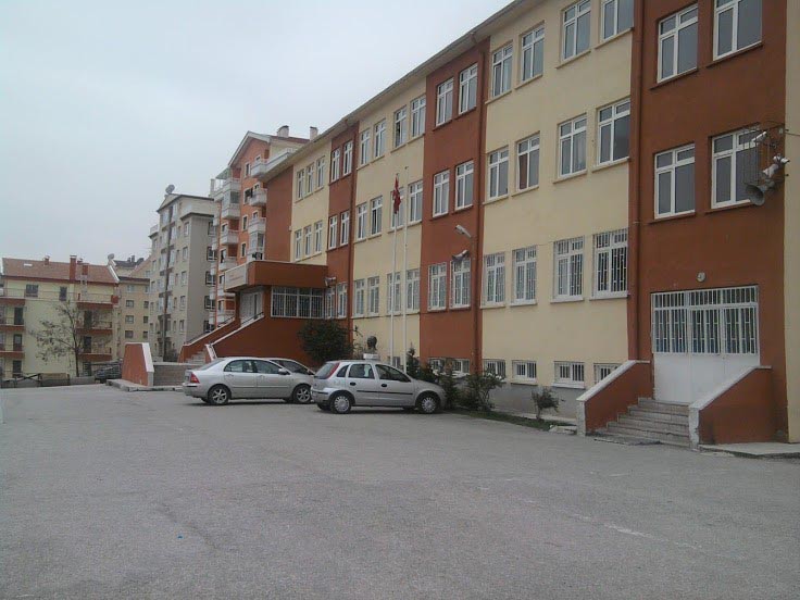 Abdullah Mürşide Özünenek Anadolu Lisesi kampüs fotoğrafı