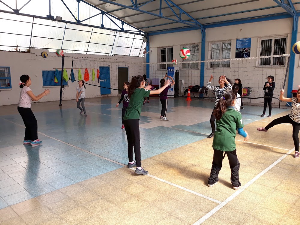 Çukurova Vakıfbank Ortaokulu Fotoğrafları 1