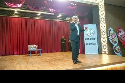 Seyhan Cumhuriyet Ortaokulu fotoğraf 2