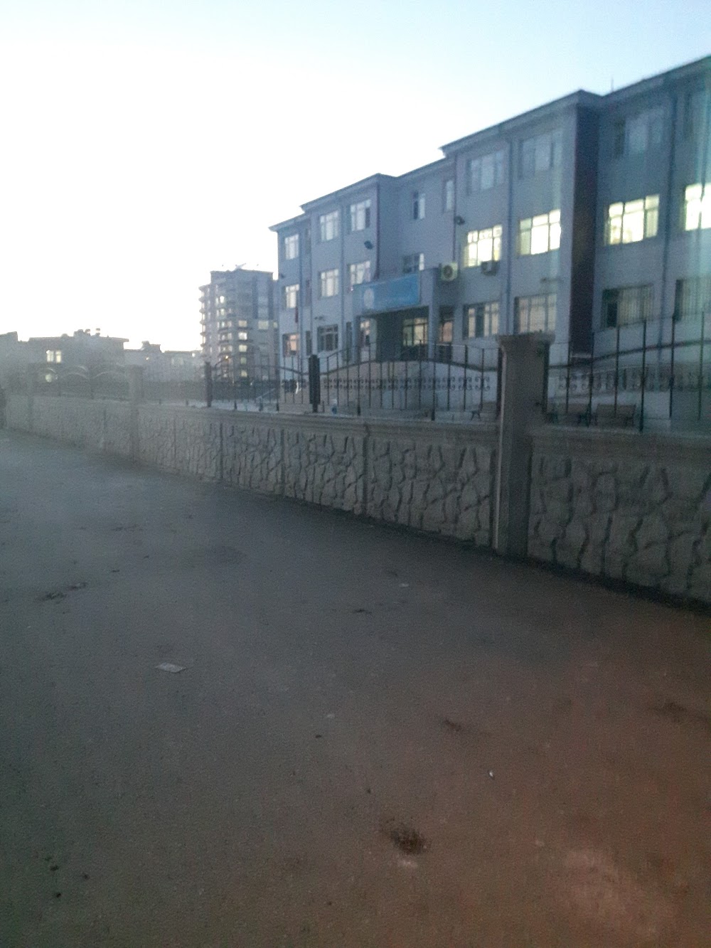 Besni Çakmak İlkokulu Fotoğrafları 3