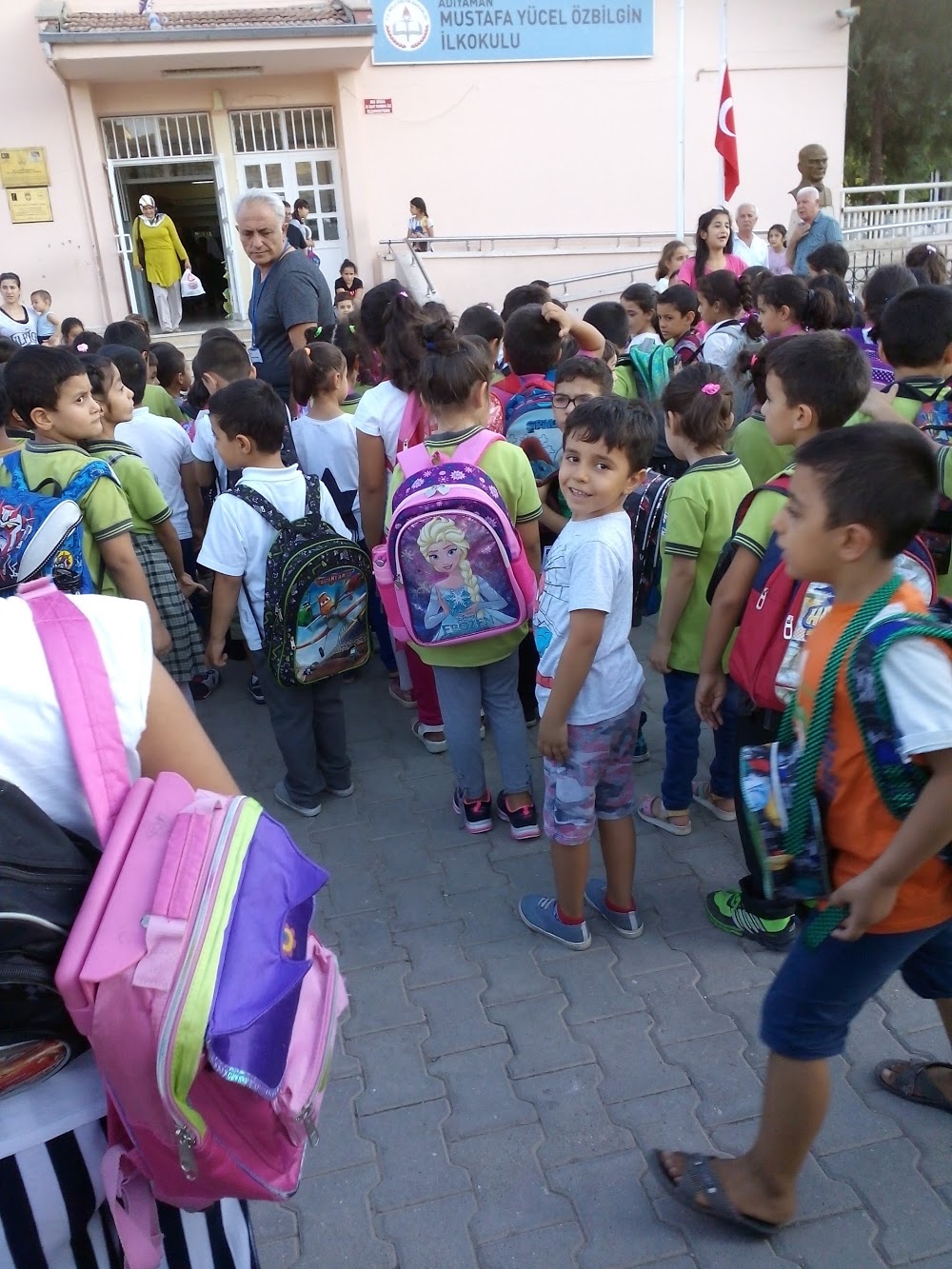 Mustafa Yücel Özbilgin Ortaokulu Fotoğrafları 2