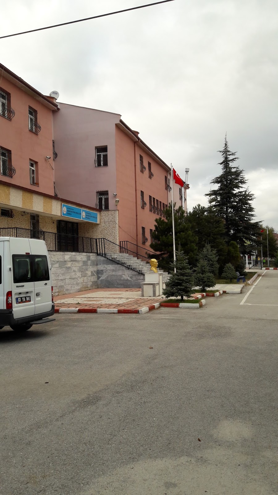 Karahisar İşitme Engelliler Ortaokulu Fotoğrafları 3