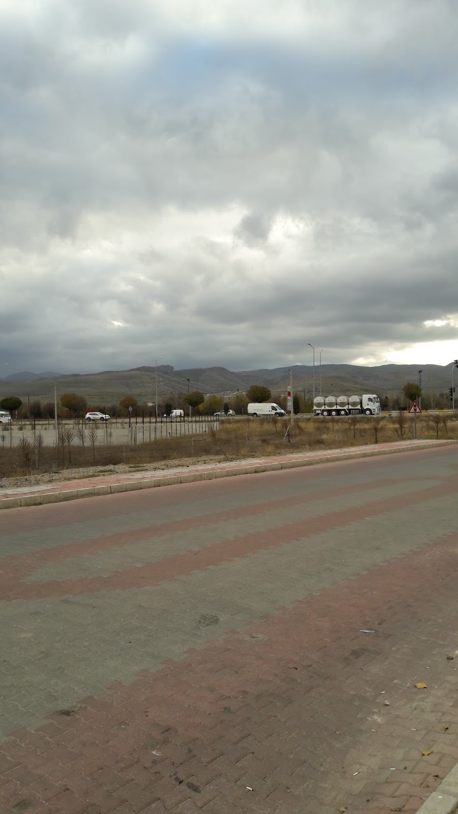 Karahisar İşitme Engelliler Ortaokulu Fotoğrafları 5