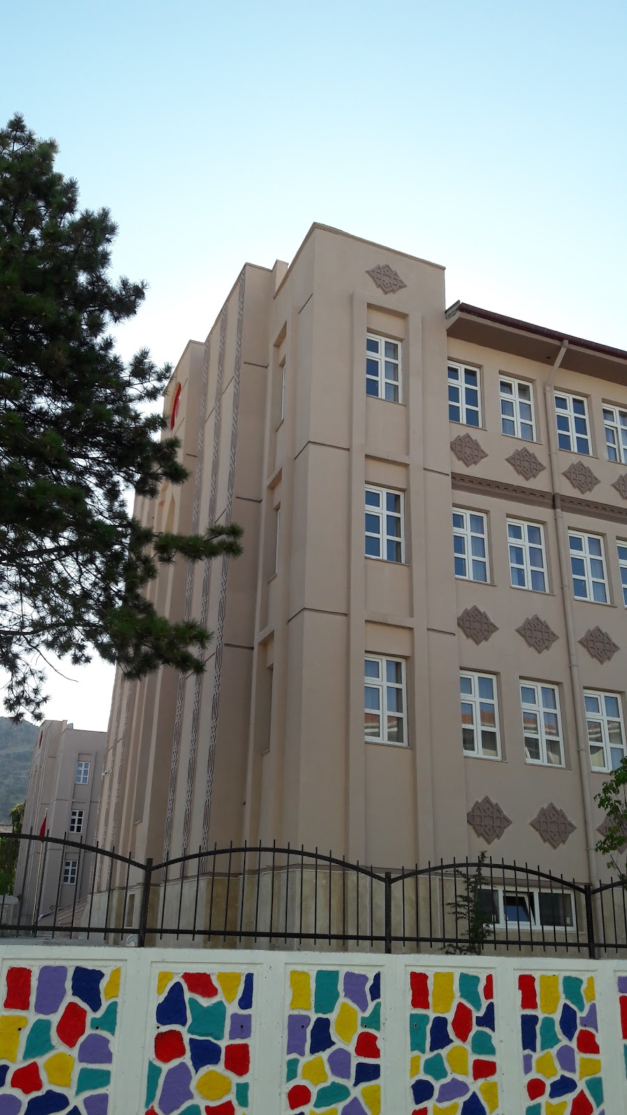 Afyonkarahisar Kız Anadolu İmam Hatip Lisesi Fotoğrafları 3