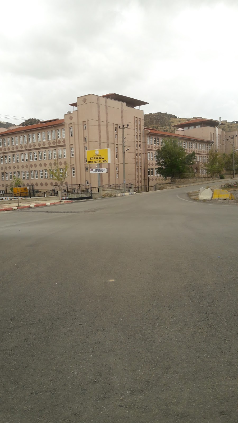 Afyonkarahisar Kız Anadolu İmam Hatip Lisesi Fotoğrafları 4