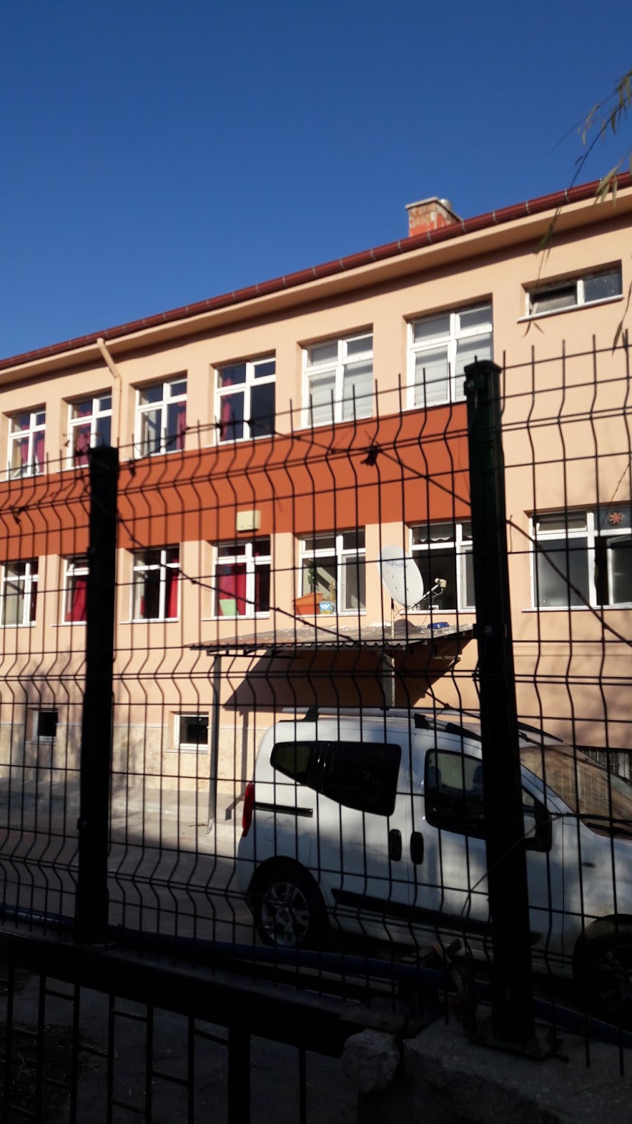 Öğretmen Saniye Sayıoğlu İlkokulu Fotoğrafları 1