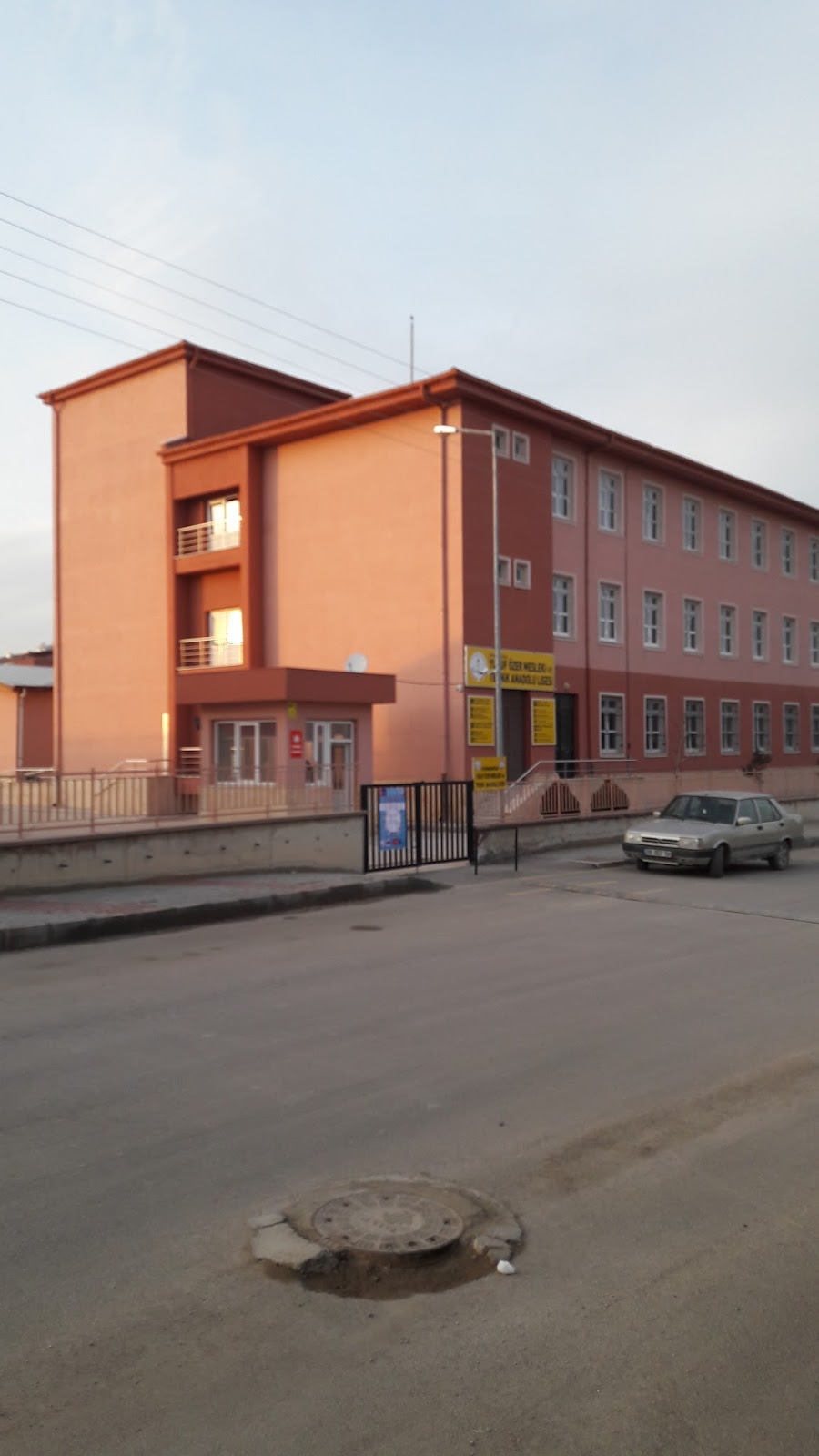 Yusuf Özer Mesleki Ve Teknik Anadolu Lisesi Fotoğrafları 2