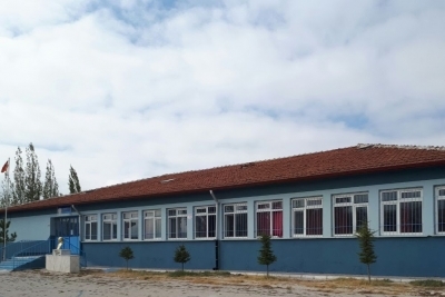 Yıprak Ortaokulu fotoğraf 1