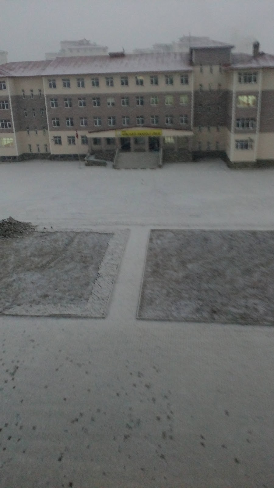 Ağrı Dağı Anadolu Lisesi Fotoğrafları 1