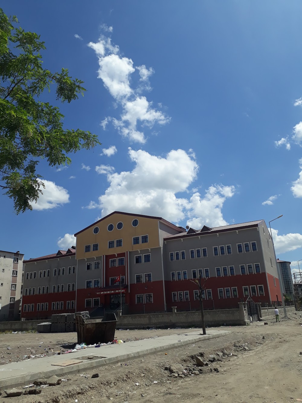 Sütlüpınar İlkokulu Fotoğrafları 1