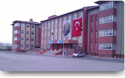 Alemdağ Mehmet Akif Ersoy Ortaokulu kampüs fotoğrafı