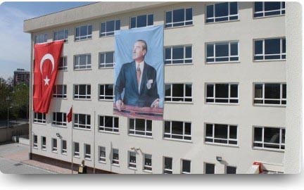 Ali İhsan Hayırlıoğlu Ortaokulu kampüs fotoğrafı