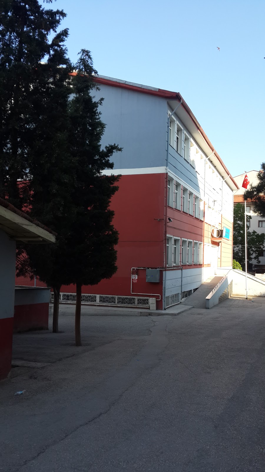 Resmiye Mehmet Karaöz İlkokulu Fotoğrafları 3