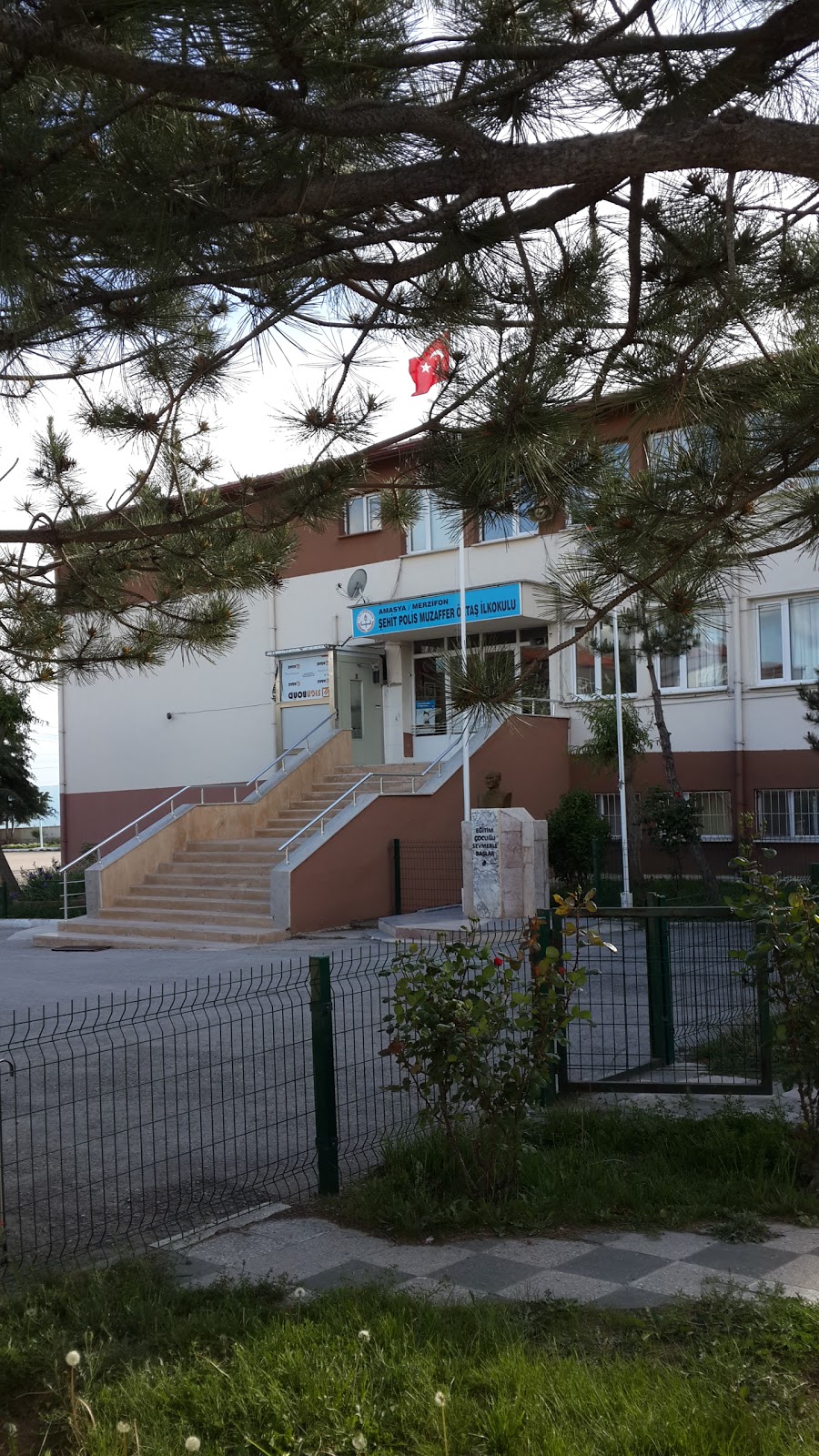 Şehit Polis Muzaffer Öztaş İlkokulu Fotoğrafları 2