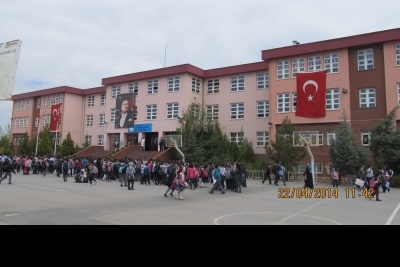 Elmadağ Cumhuriyet İlkokulu fotoğraf 1