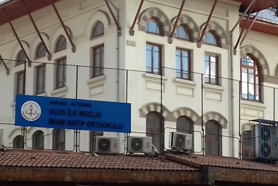 Ulus İlk Meclis İmam Hatip Ortaokulu fotoğraf 4