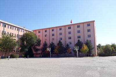 Hasan Ali Yücel Sosyal Bilimler Lisesi fotoğraf 3