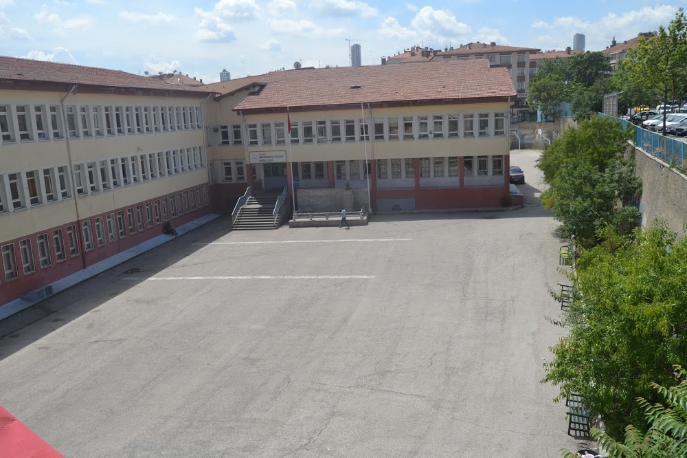 Öğretmen Necla Kızılbağ Anadolu Lisesi Fotoğrafları 1