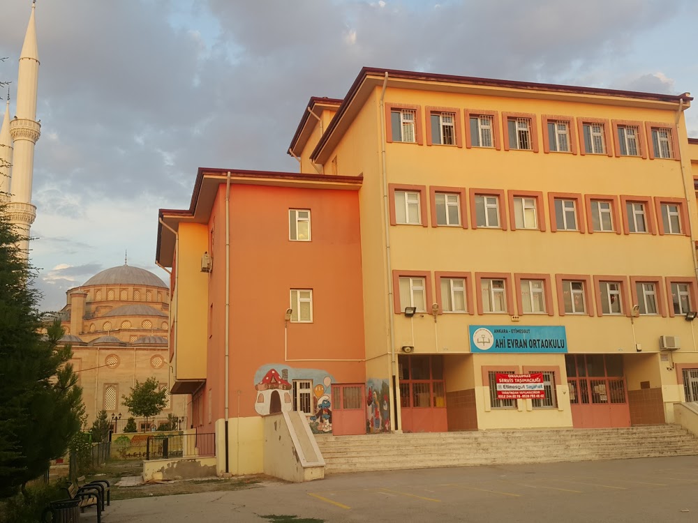 Ahi Evran Ortaokulu Fotoğrafları 1