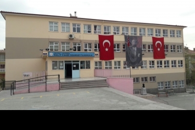 Halit Fahri Ozansoy Ortaokulu fotoğraf 1