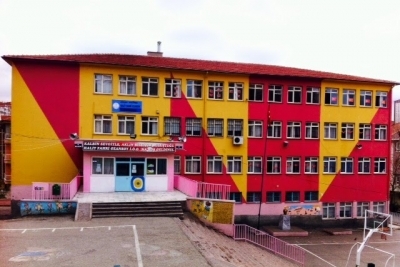 Halit Fahri Ozansoy Ortaokulu fotoğraf 2