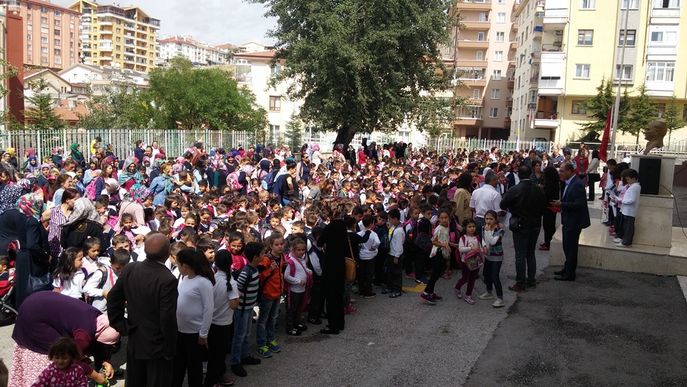 Keçiören Karacaoğlan İlkokulu Fotoğrafları 1