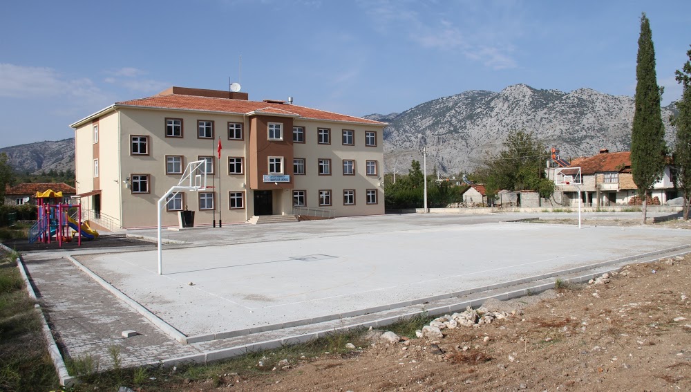 Döşemealtı Karaveliler İlkokulu Fotoğrafları 1