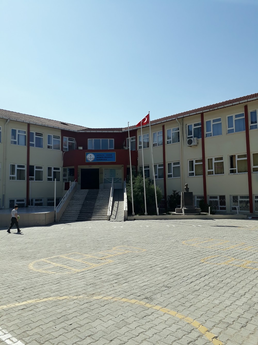 Kemer Merkez İlkokulu Fotoğrafları 2