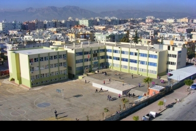 Hüseyin Avni Çöllü İmam Hatip Ortaokulu fotoğraf 1