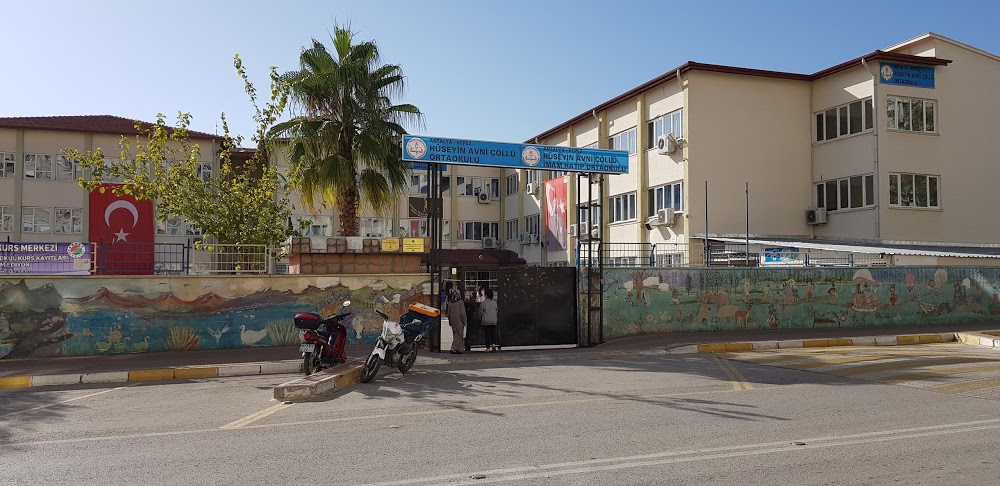 Hüseyin Avni Çöllü İmam Hatip Ortaokulu Fotoğrafları 2