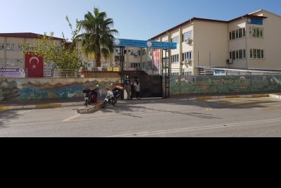 Hüseyin Avni Çöllü İmam Hatip Ortaokulu fotoğraf 2