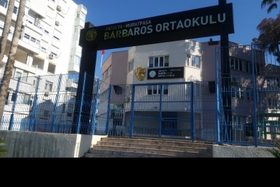 Konyaaltı İmam Hatip Ortaokulu fotoğraf 8