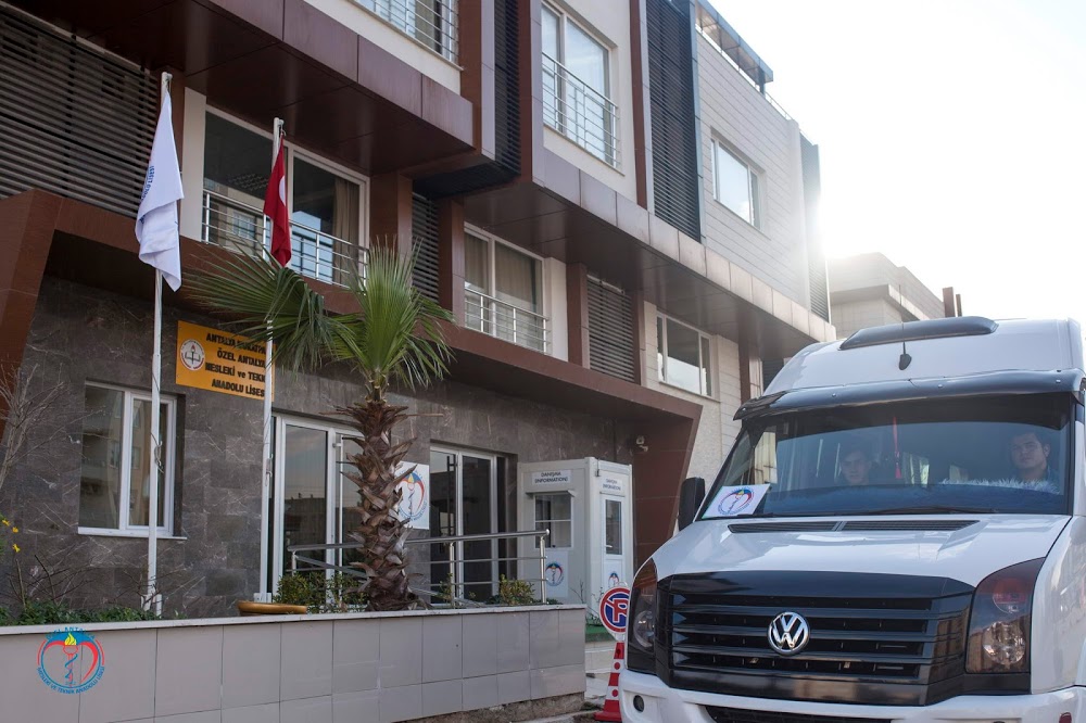 Özel Antalya Özek Anadolu Sağlık Meslek Lisesi Fotoğrafları 2