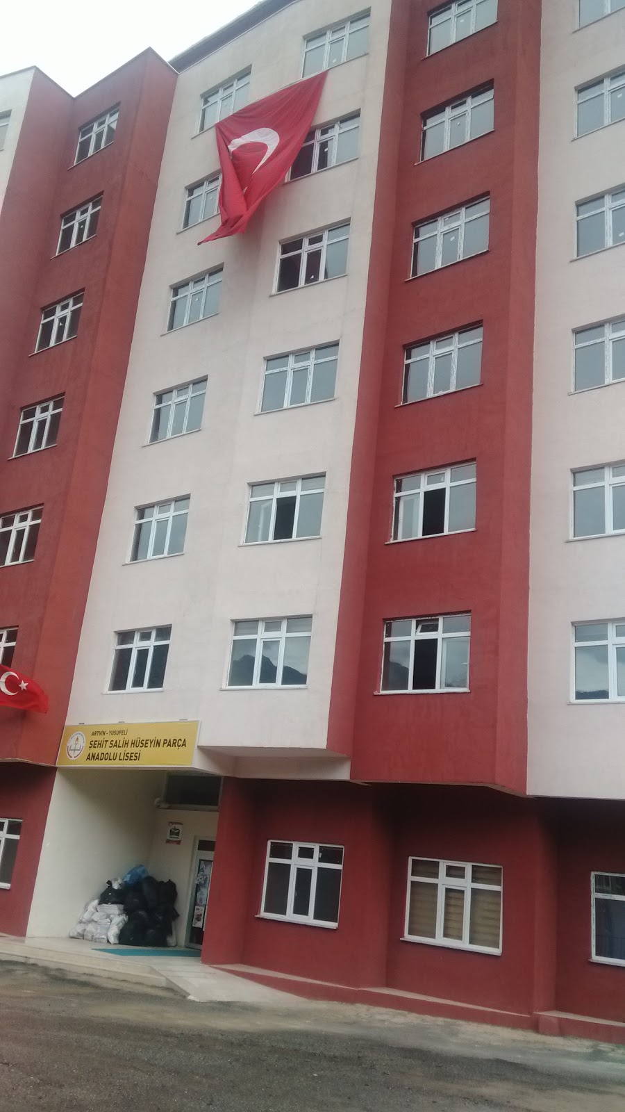 Yusufeli Çok Programlı Anadolu Lisesi Fotoğrafları 3