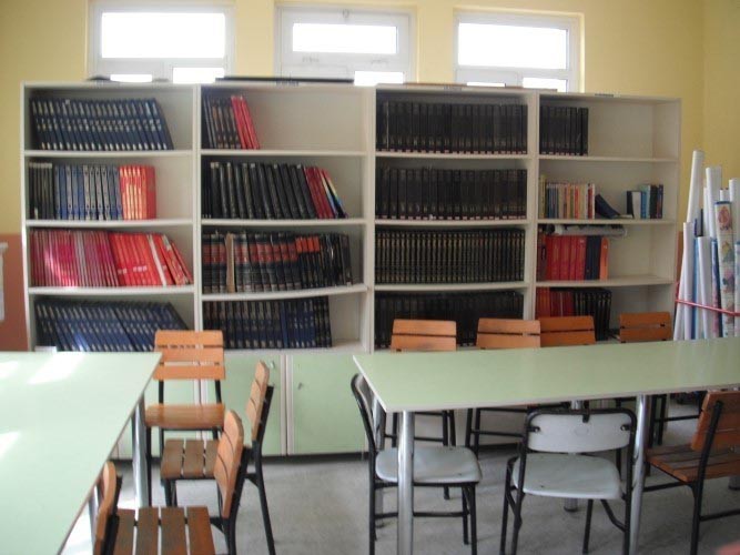 Aşağıbey İlkokulu kampüs fotoğrafı