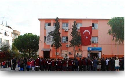 Asil Nadir Ortaokulu kampüs fotoğrafı