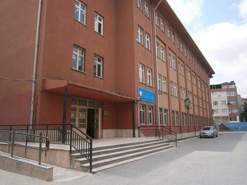 Atatürk Çiftliği Ortaokulu kampüs fotoğrafı