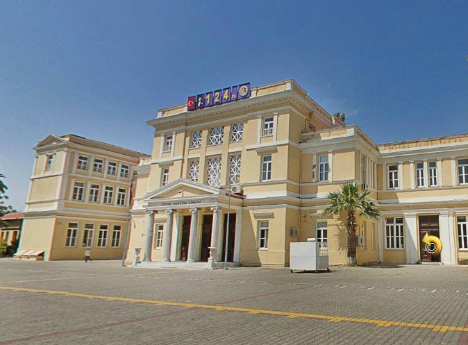 Konak Atatürk Lisesi kampüs fotoğrafı