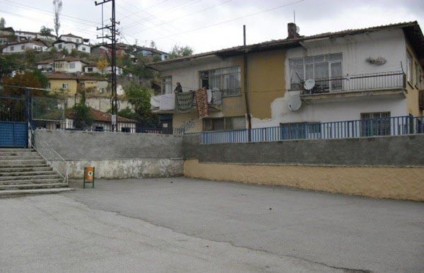 Atlıoğlu İlkokulu kampüs fotoğrafı