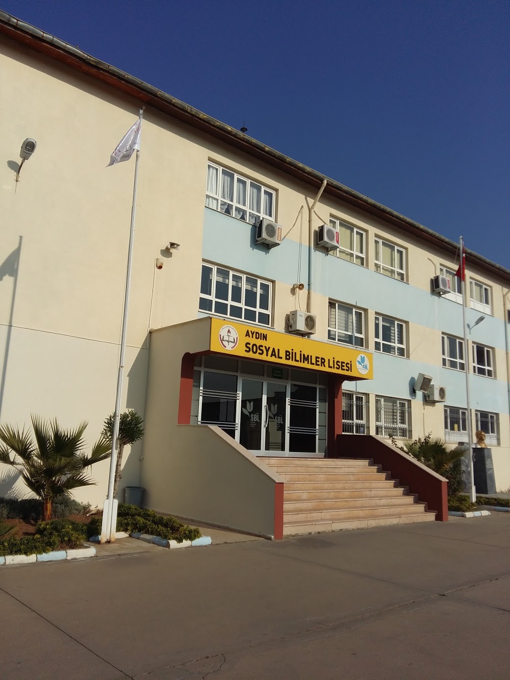 Aydın Sosyal Bilimler Lisesi Fotoğrafları 1