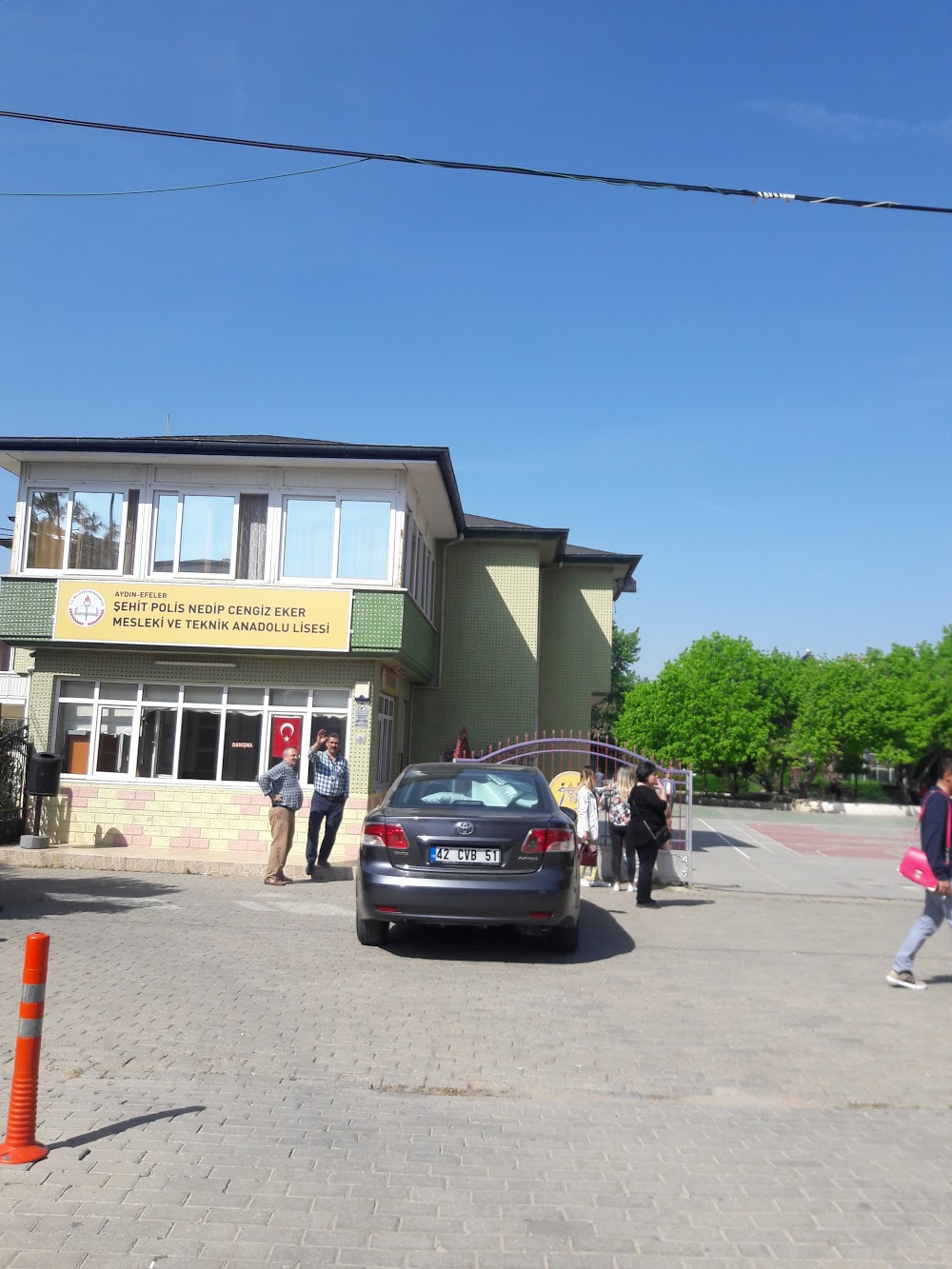 Şehit Polis Nedip Cengiz Eker Mesleki Ve Teknik Anadolu Lisesi Fotoğrafları 1
