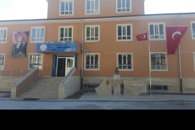 Sandıklı Nazmi Topçuoğlu Ortaokulu fotoğraf 1