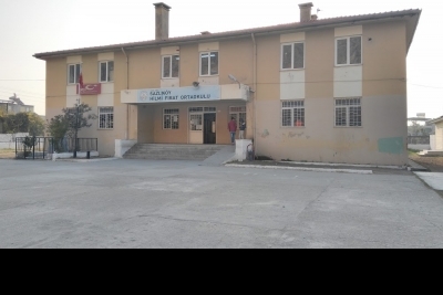 Sazlıköy Hilmi Fırat Ortaokulu fotoğraf 1