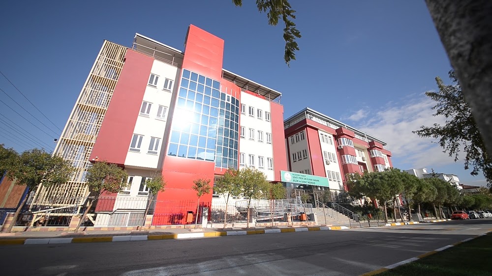 Balıkesir Necip Fazıl Kısakürek Ortaokulu Fotoğrafları 2