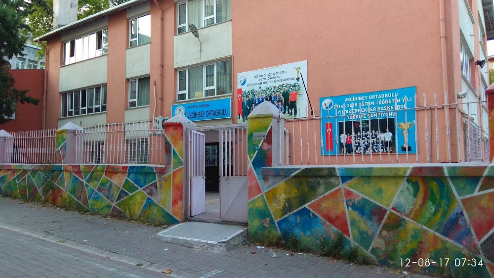 Vecihibey Ortaokulu Fotoğrafları 1