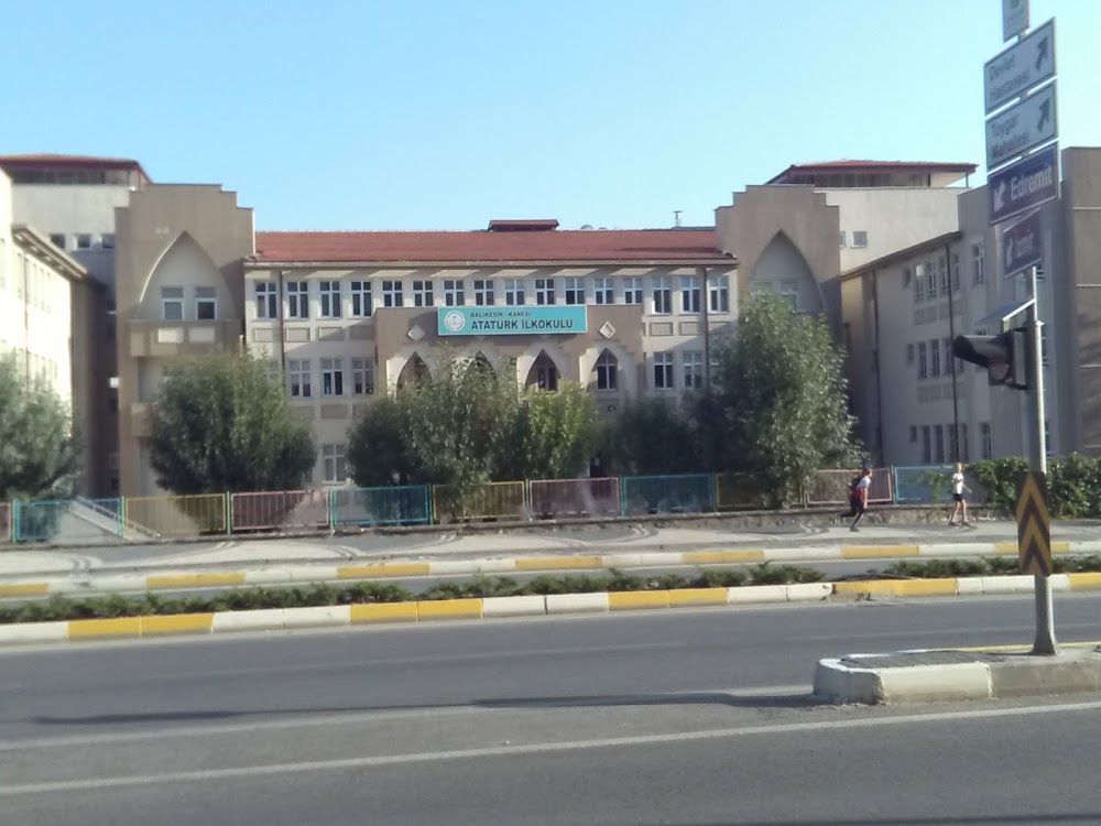 Gönen Atatürk Ortaokulu Fotoğrafları 3