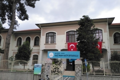 Kepsut İmam Hatip Ortaokulu fotoğraf 1