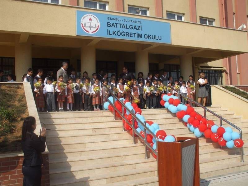 Battalgazi İlkokulu kampüs fotoğrafı