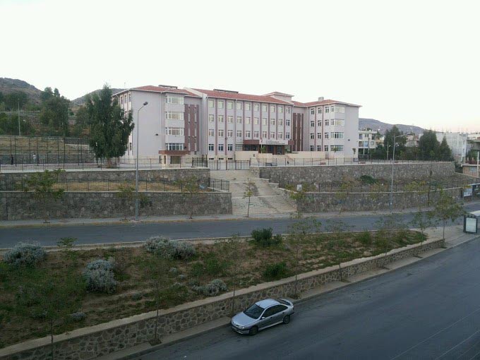 Gazeteci Çetin Altan Teknik Ve Endüstri Meslek Lisesi kampüs fotoğrafı